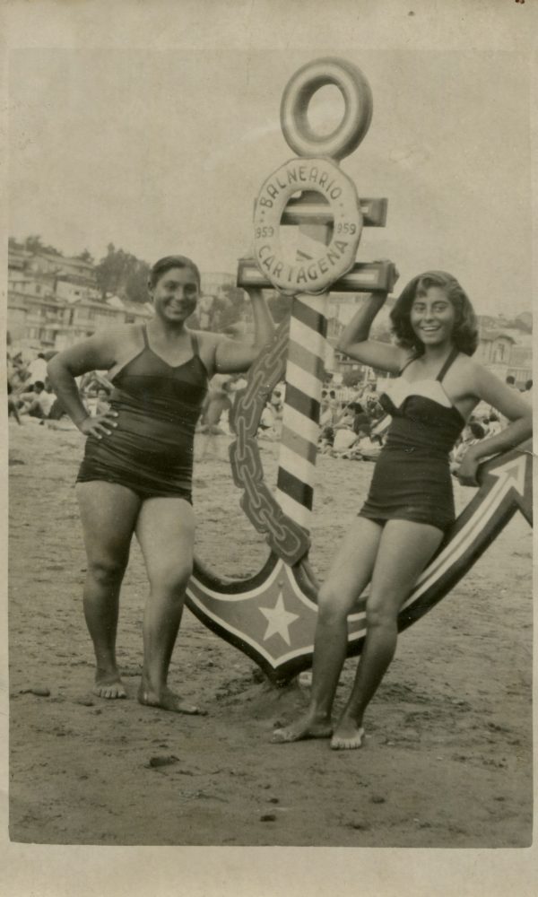 32- Amigas en ancla